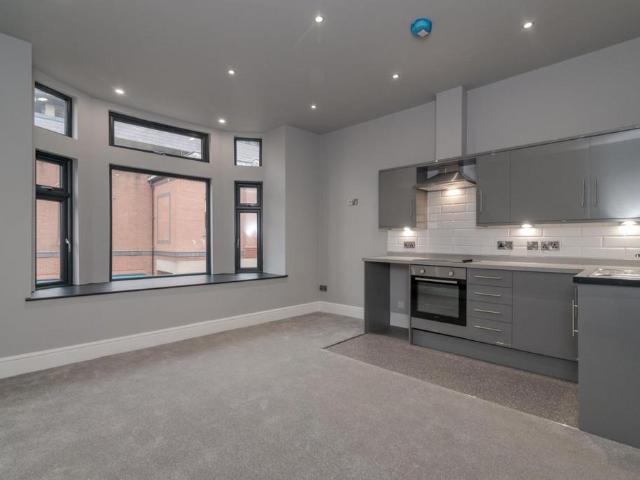 60 62 Market Street, Wigan 1 bed flat to rent £675 pcm £156 pw