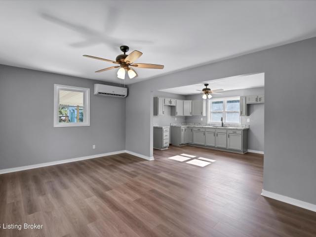 60 2nd St