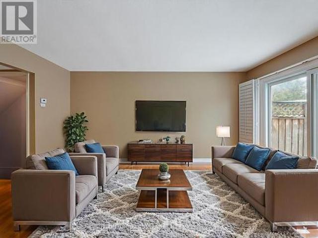 60 385 The East Mall, Toronto, ON, M9B 6J4 townhouse for sale | Listing ID W13845 | Royal LePage