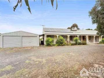 Lara, Greater Geelong, Victoria - Parking