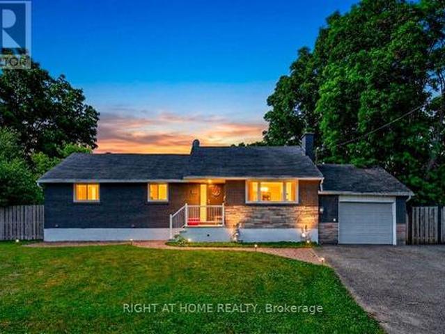 60 Westwood Drive, Ottawa, ON, K2G 2X1 house for lease | Listing ID X13541 | Royal LePage