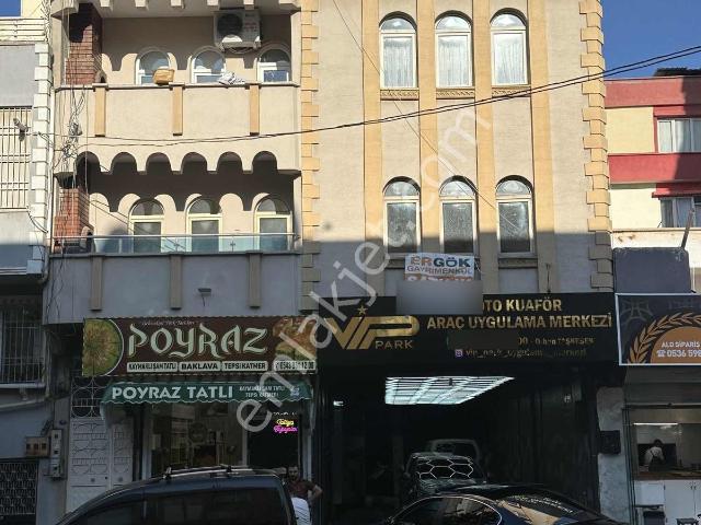 60. Yıl Mah Cadde Üstü Komple Satılık Bina
