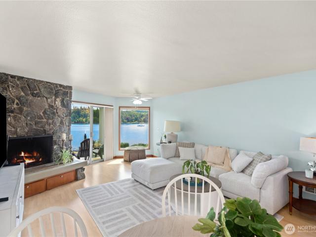 60 Admiralty Lane # 325