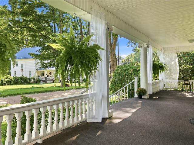 60 Chambers Ave