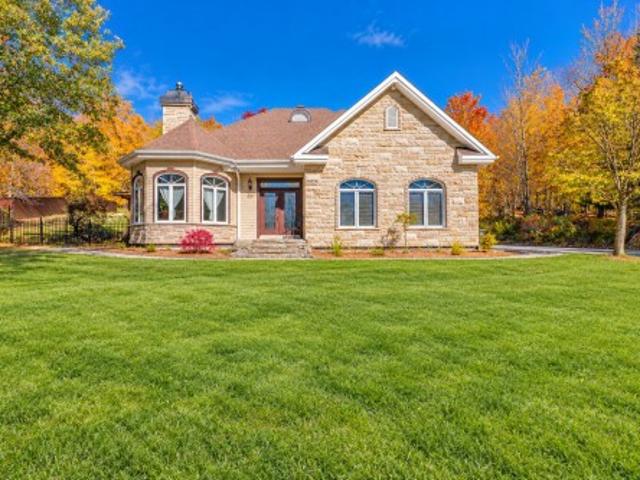 60 Crois. Du Soleil Couchant, Sainte Agathe Des Monts, QC, J8C 0L8 house for sale | Listing ID 12240 | Royal LePage
