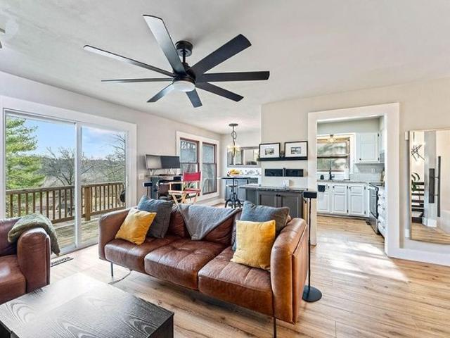 60 Dogwood Dr, Bella Vista, AR 72715