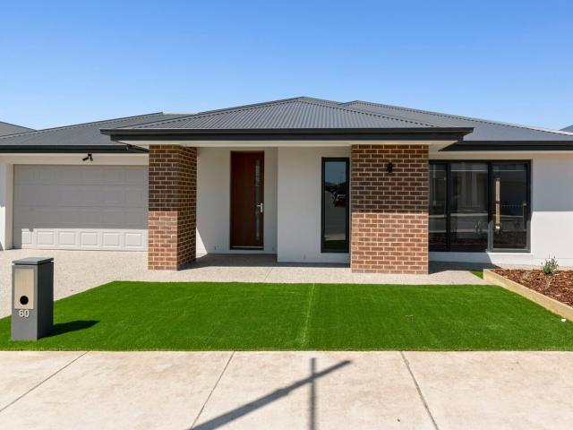60 Flannery Circuit