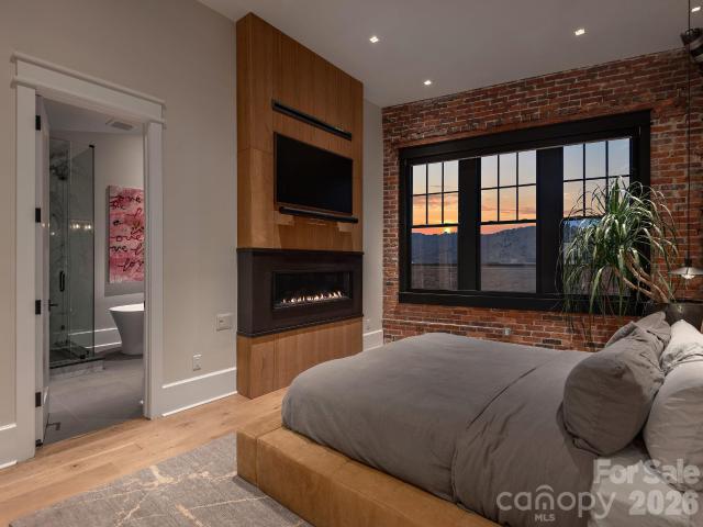 60 Haywood Street # 4A