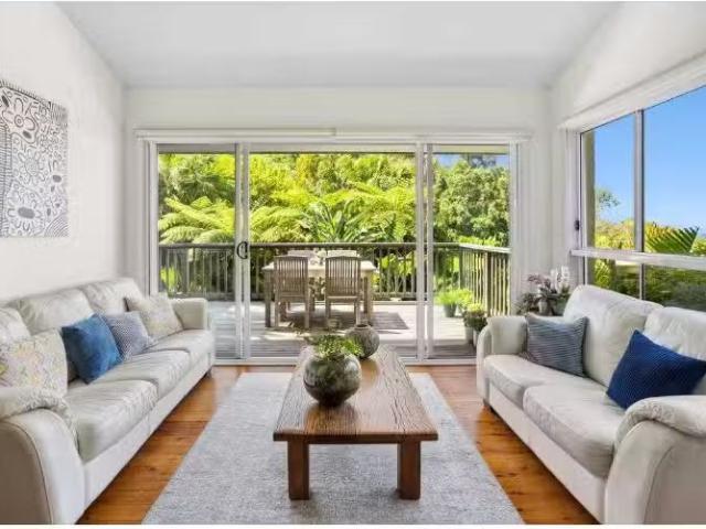 60 Hillside Road, Newport House for rent Listed by Taylor Gre.