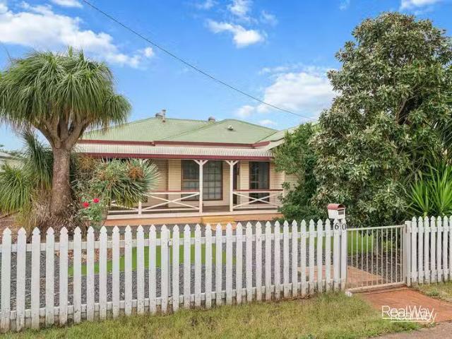 60 Holberton Street, Rockville, QLD 4350