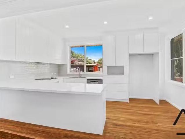 60 Jindabyne Crescent, Peakhurst Heights, NSW 2210