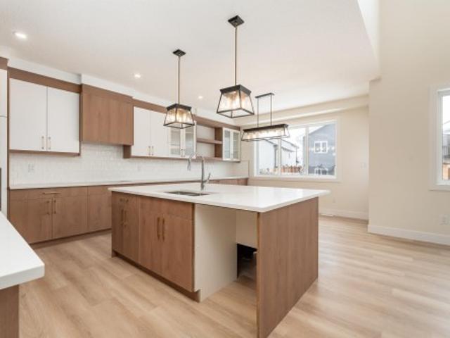 60 Landing Trails Drive, Gibbons, AB, T0A 1N0 house for sale | Listing ID E4481 | Royal LePage