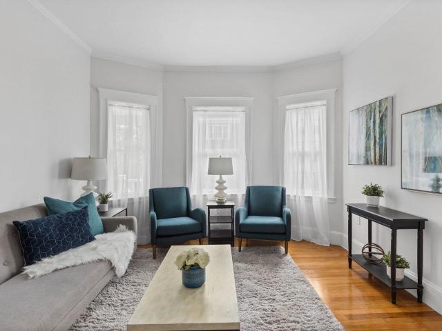 60 Lithgow Street Unit# A, Boston, US, MA