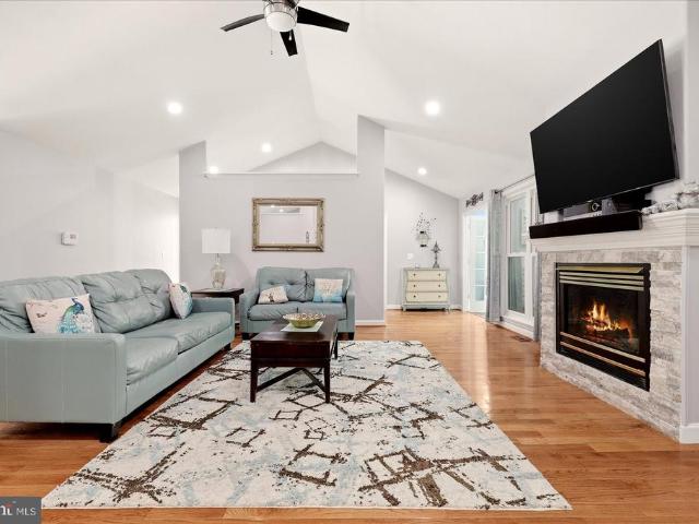 60 Longwood Drive
