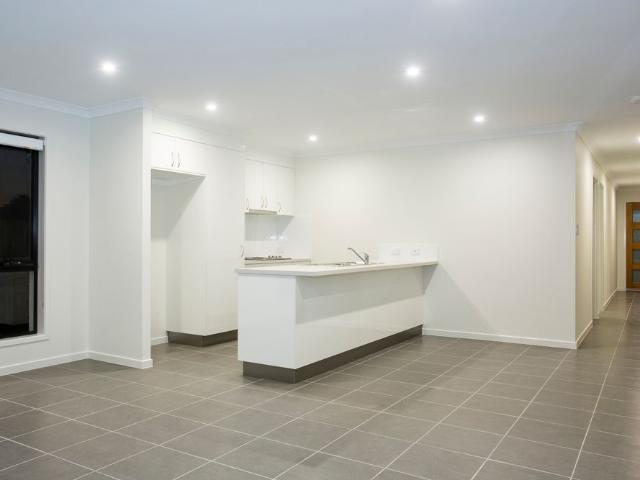 60 Macarthur Drive Cannonvale, QLD 4802