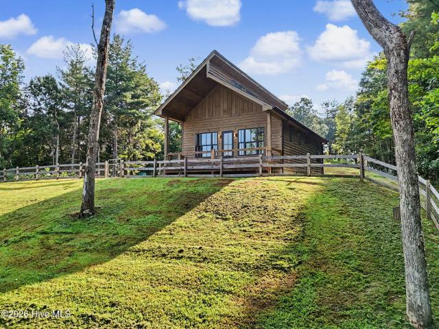 60 Oak Forest Circle