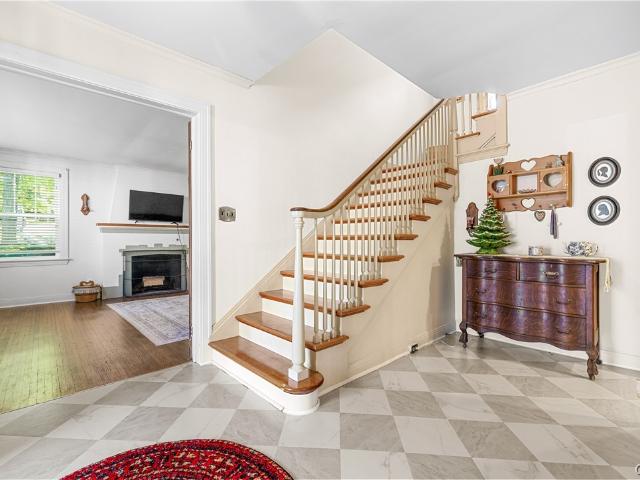 60 Paris Road
