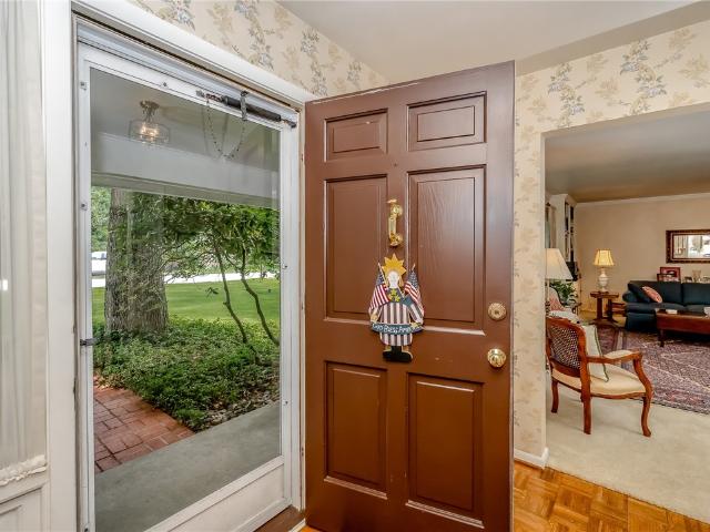 60 Pinecrest Drive
