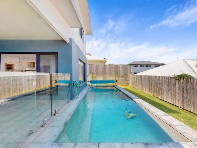 60 Ross Road, UPPER KEDRON, QLD 4055