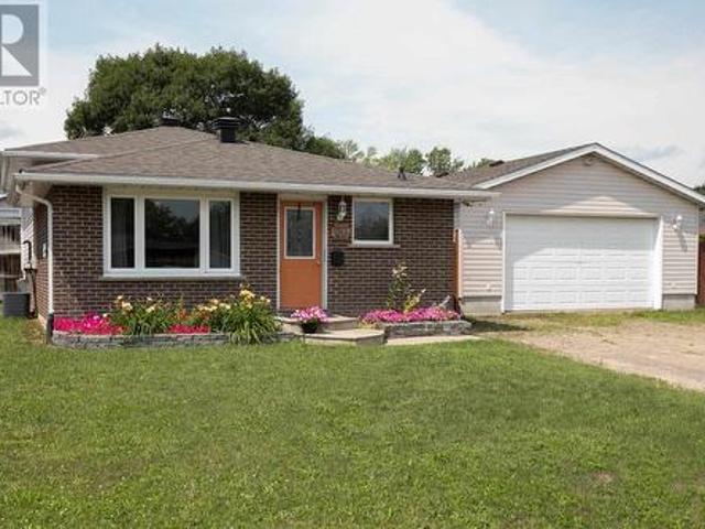 60 Ross St, Sault Ste. Marie, ON, P6A 5Y8 house for sale | Listing ID SM262059 | Royal LePage