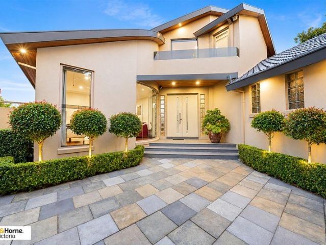 60 SQUARES LUXURIOUS THREE STOREY FAMILY LIVING WITH BUILT IN LIFT, HEATED POOL, PRIVATE BAR CAPTIVATING VIEWS OF MELBOURNE CITY