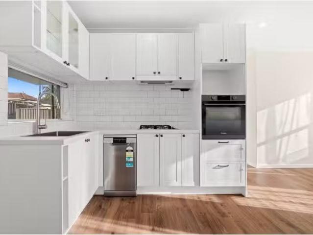 60 Stone Street, Earlwood House for rent Listed by Ursula Aeb.