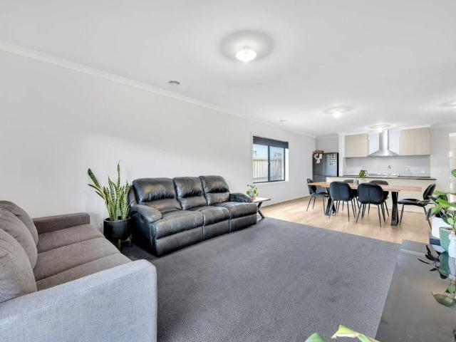 60 Sunlight Circuit, Lara VIC, Belconnen
