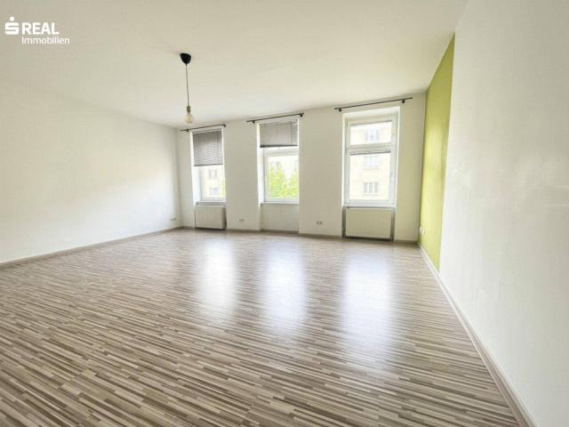 Sonnige 60m² Wohnung mit Einbauküche, Badewanne & Lift