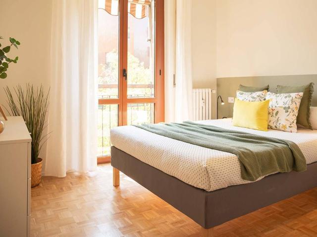 60sqm, 1 bedroom apartment, Bocconi, Milan, Tram 15 to city Center, 1.550€