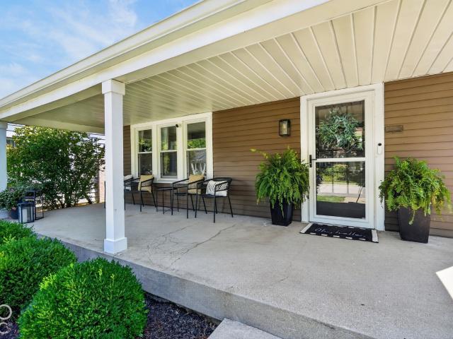 6105 Kingsley Drive