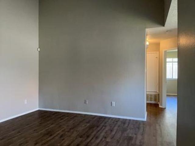 610/608 Greenlawn Blvd