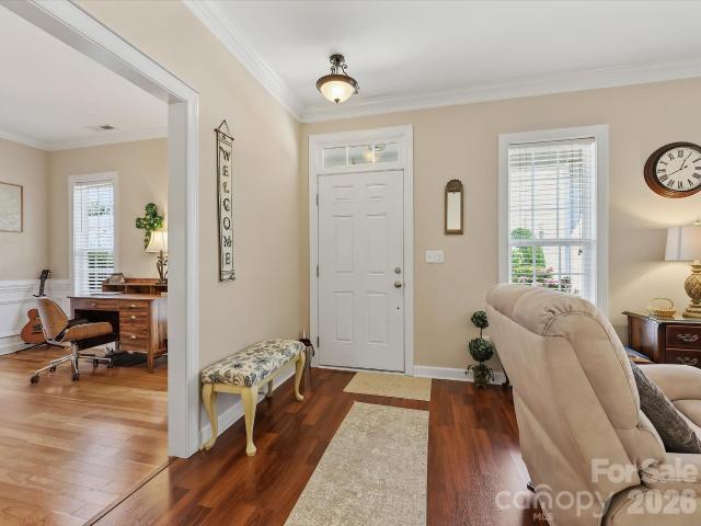 6107 Eisenhower Lane