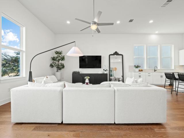 6109 Sendero Hills Pkwy