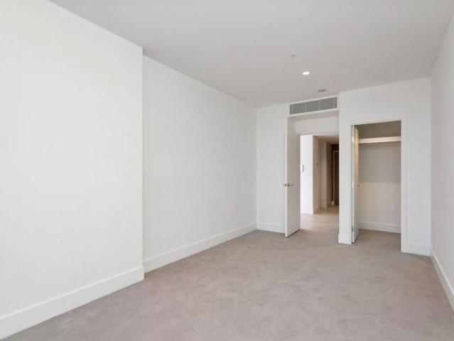 610/11 Barrack Square, Elizabeth Quay Elevate your lifestyle in Perth's prestigious waterfront residence