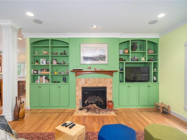 6101 Four Oaks Court