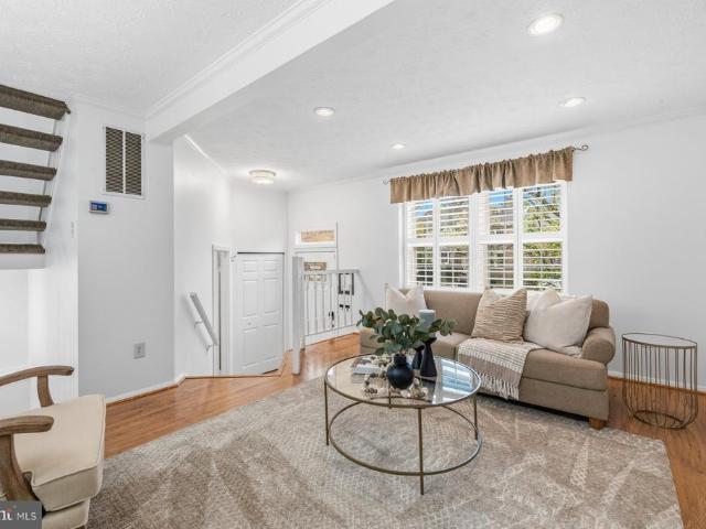 6102 Gardenia Court