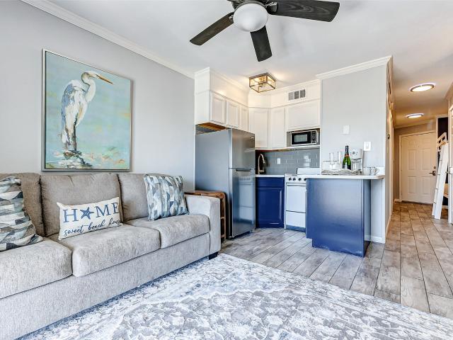6102 Seawall Boulevard 262