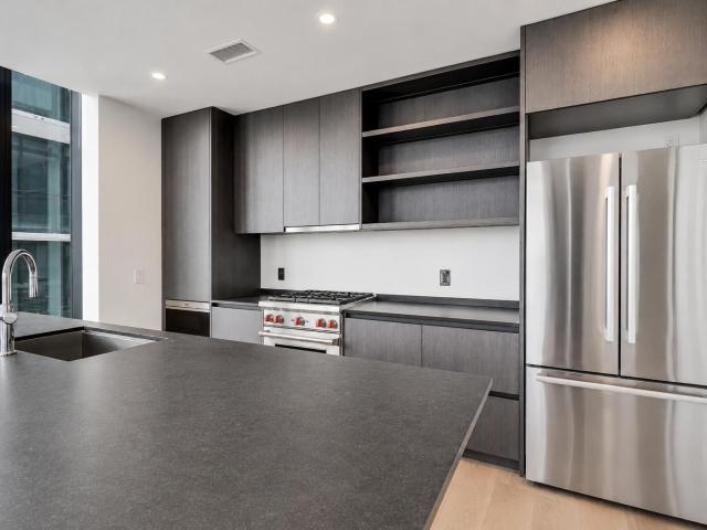 610 Davis St # 2205