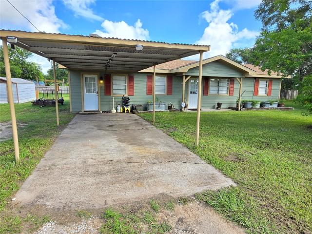 610 E Division St, Edna, TX 77957 | MLS #55208