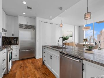 610 E Market St, Unit 3110, San Antonio, TX 78205 | MLS #1929
