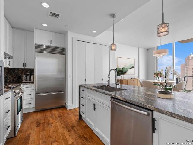 610 E Market St, Unit 3110, San Antonio, TX 78205 | MLS #1929