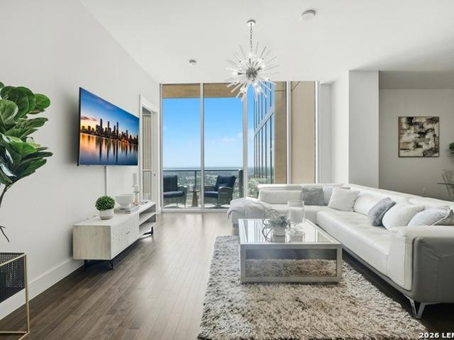 610 E Market, Unit 2909