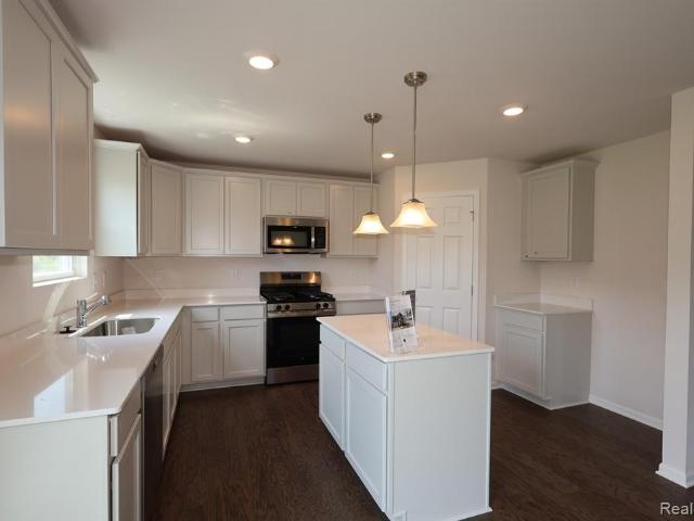 610 Harvest Way