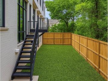 610 N Oak Cliff Boulevard # 306