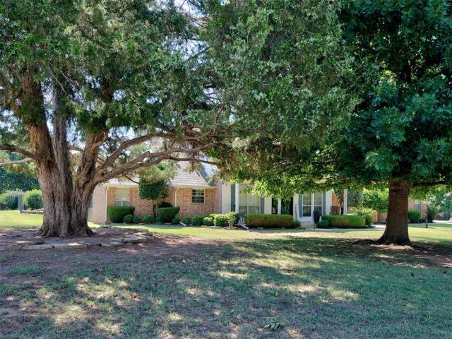 610 W Ridge Drive
