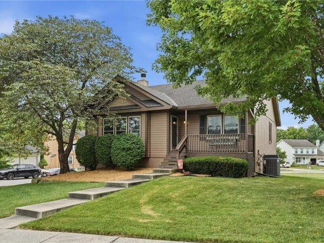 6114 N Evans Avenue