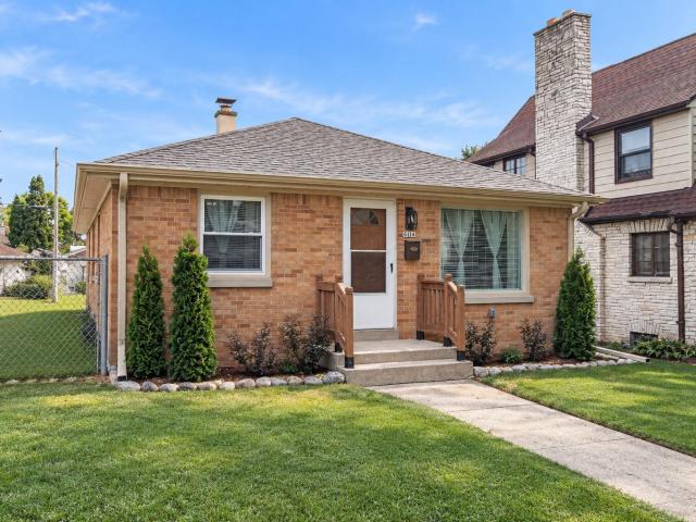 6114 W Leon Ter