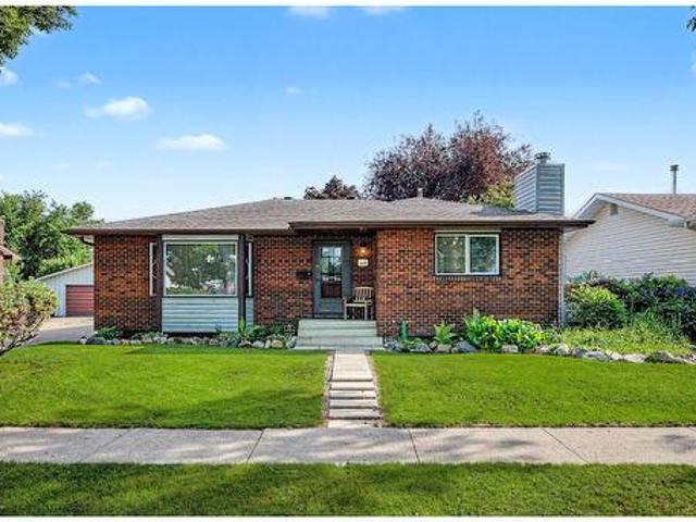 6115 A Avenue Nw, Edmonton, AB, T5A 1X9 house for sale | Listing ID E4499 | Royal LePage