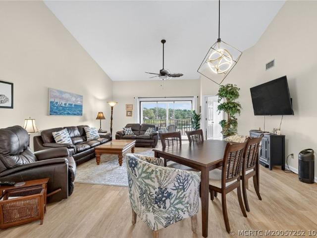 6110 SE Martinique Drive Unit 201, Stuart, US, FL