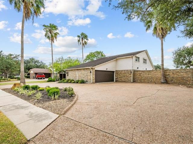 6113 Lost Creek Drive